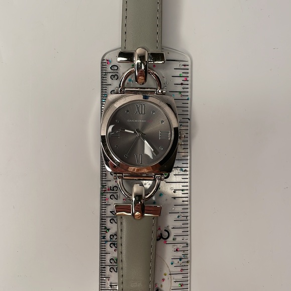 Isaac Mizrahi Watch Stainless Steel Case Horse Bit Style Grey Strap Watch - Picture 9 of 11